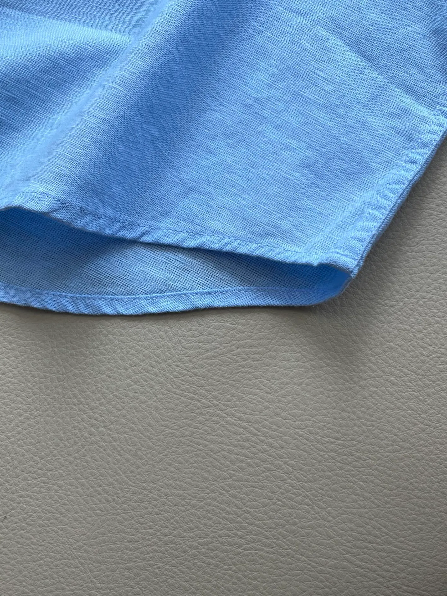 P220 🌸🌸🌸 POLO Ralph Lauren [High Quality] Classic shirt! The classic casual shirt made of pure cotton and linen has a unique design. It has a simple, clean and classic silhouette. It is a versatile style that can be switched at will. The fabric feels soft and delicate, highly breathable, and is close to the skin and comfortable to wear. It can be worn alone as an inner layer. Its versatile performance is beyond your imagination! The upper body of the ready-to-wear is simple and classic yet elegant! Size:M-XXL